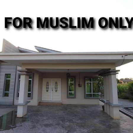 Auni Homestay Kuala Terengganu Buitenkant foto